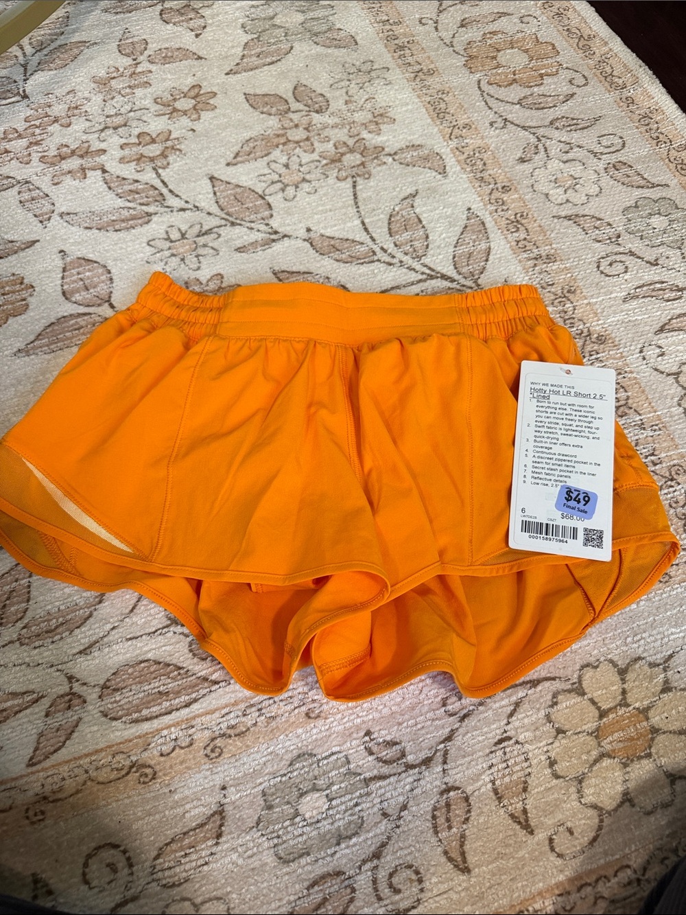 NWT lululemon hotty hot LR 2.5” size 6 CSZT